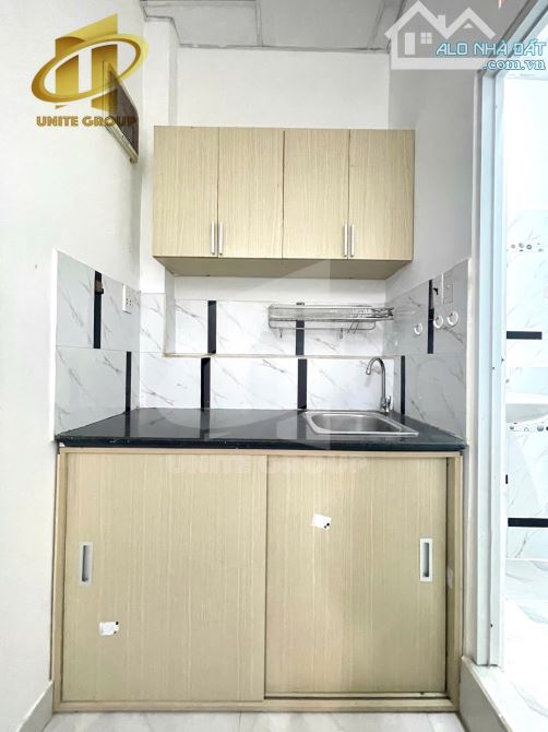 Studio cửa sổ nội thất đầy đủ gần quận 1, quận 2 - 6