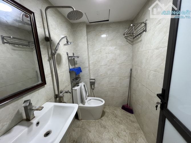Trịnh Hoài Đức Đống Đa đối điện sân vận động ngõ oto chánh kinh doanh đỉnh - 6