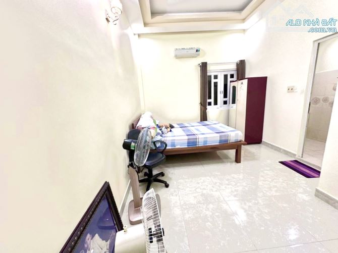 NHÀ RỘNG 134M2 NGANG 5M BỀ THẾ - DÒNG TIỀN ỔN ĐỊNH - VỊ TRÍ VÀNG QUẬN 7 - 6