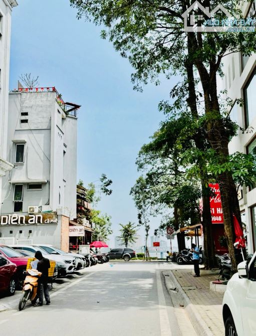 NHÀ ĐẸP Ở NGAY PHỐ THUỴ KHUÊ - GẦN Ô TÔ - DIỆN TÍCH RỘNG - VĂN MINH - GẦN HỒ TÂY - 7