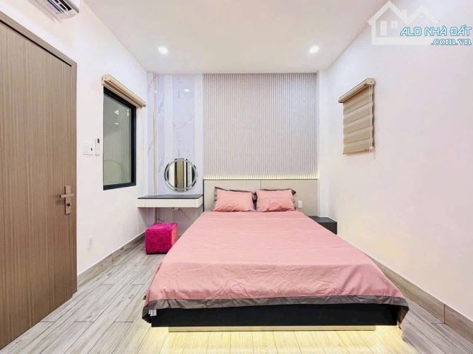 BÁN GẤP NHÀ ĐƯỜNG TRẦN QUỐC THẢO, QUẬN 3. GIÁ 4,68 TỶ/ 4,7x11M - 51,7M2. ÔTÔ ĐẬU TRONG NHÀ - 7