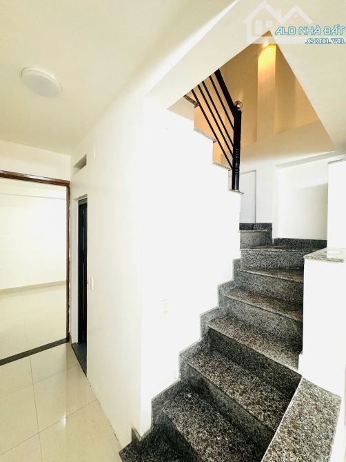 NHÀ 2 TẦNG KIỆT OTO 393 BÙI THỊ XUÂN - TP HUẾ - 7