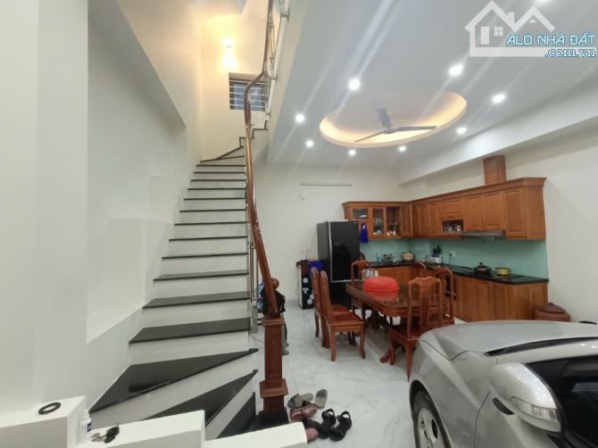 CỰC HIẾM, BÁN NHÀ VIỆT HƯNG, 51M, 5 TÂNG, GARA, THÔNG, 3 THOÁNG - 7