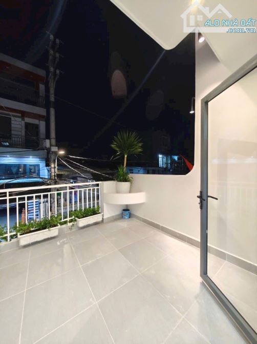 CẦN BÁN NHÀ 1/ TRƯƠNG THỊ HOA. NHÀ 4 TẦNG MỚI ĐẸP. 4x20 HẺM 5m CHỈ 6.2 TỶ - 7