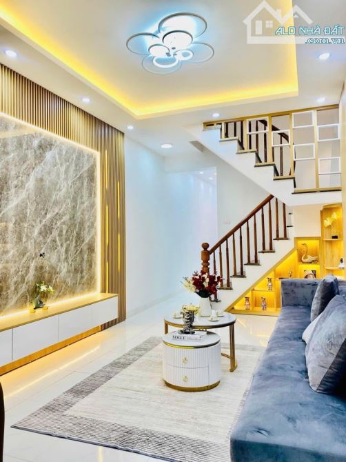 BÁN NHÀ GỐC ĐÈ HAI BÀ TRƯNG – 48m² – 4 TẦNG – MT 3.8M – 9.2 TỶ - 7