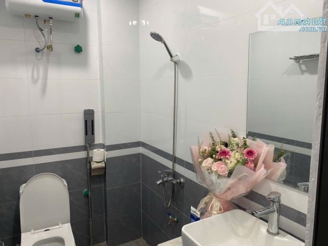 Bán nhà dân xây 5 tầng ô tô vào nhà 2 thoáng ở cực sướng chỉ 4 tỷ 9 - 7