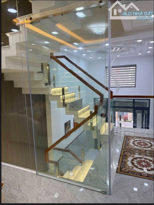 Bán Nhà Đẹp Khu VIP Quận 12 - 4 x 16 - 5 Tầng - Full Nội Thất Mới 100% - XH Thông Khắp Nơi - 8