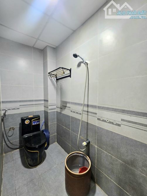 NHÀ MỘT ĐỜI CHỦ GẤP BÁN LO VIỆC GIA ĐÌNH - SÁT BÊN CHỢ CHÓ - HƠN 79M2 - TRUNG MỸ TÂY . - 8