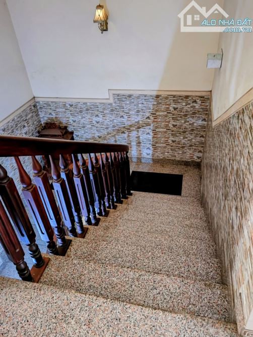 Bán Nhà Mặt Tiền Kinh Doanh Lê Văn Khương ,141m2, 3 Tầng,Ngang 5m, đường - 8