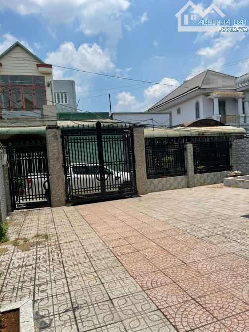 Nhà Lầu Đẹp Có Sân Rộng Gần Giáo Xứ Trà Cổ Thuộc Bình Minh - Trảng Bom, Đồng Nai.  - DT - 9