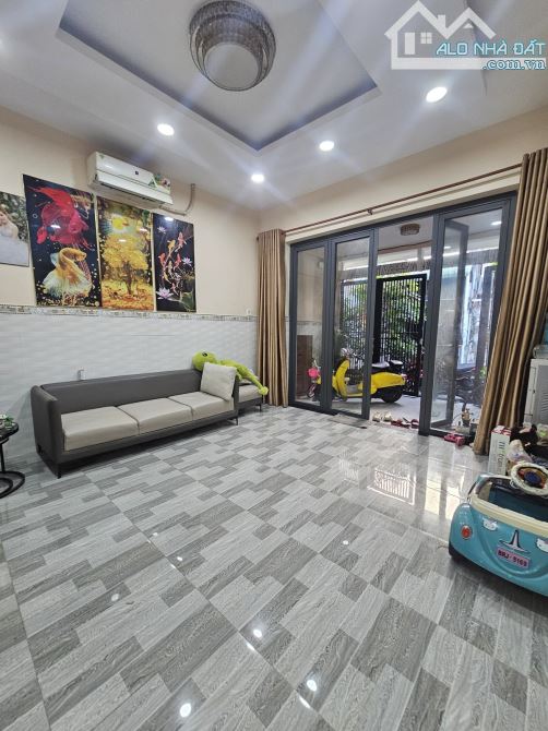 NHÀ MỘT ĐỜI CHỦ GẤP BÁN LO VIỆC GIA ĐÌNH - SÁT BÊN CHỢ CHÓ - HƠN 79M2 - TRUNG MỸ TÂY . - 9