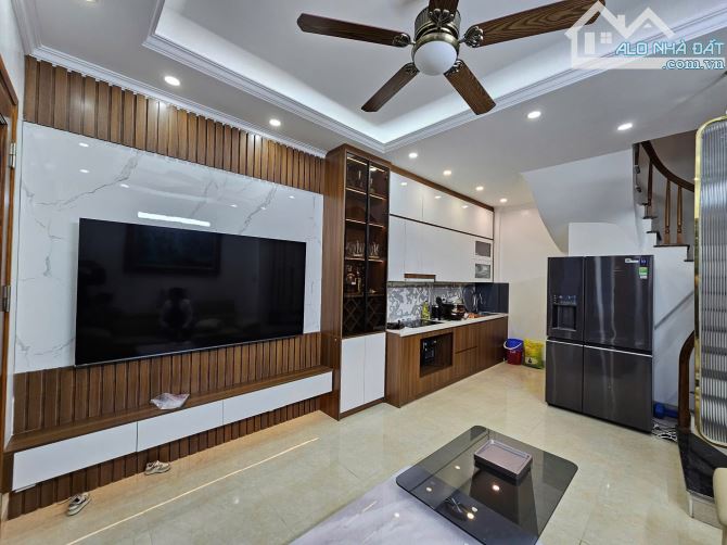 NHÀ ĐẸP TT MỸ ĐÌNH 35M², MẶT TIỀN 4M, 5 TẦNG, NỘI THẤT SIÊU SANG, NGÕ NÔNG, GIÁ 7.7 TỶ - 9