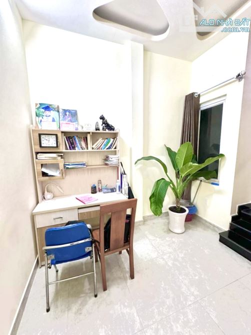 NHÀ RỘNG 134M2 NGANG 5M BỀ THẾ - DÒNG TIỀN ỔN ĐỊNH - VỊ TRÍ VÀNG QUẬN 7 - 9