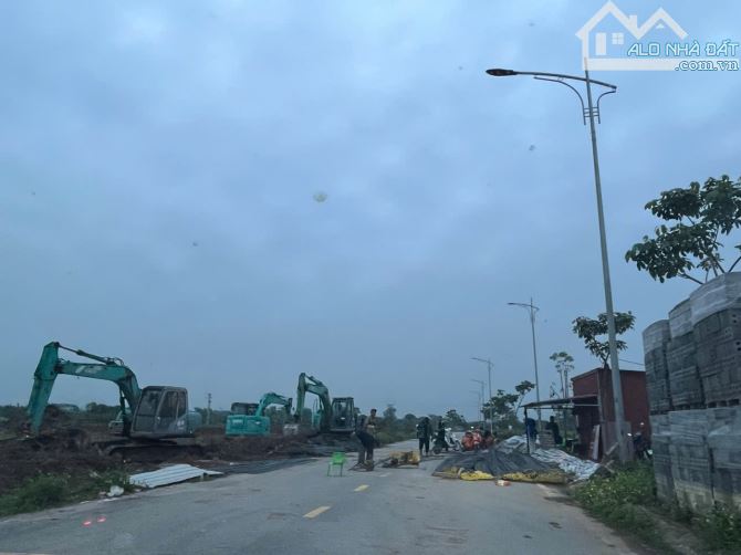Đường 22m, Bán 100m dãy B mặt chợ MỚI Đông Tảo Khoái Châu đang triển khai. Dòng tiền cao