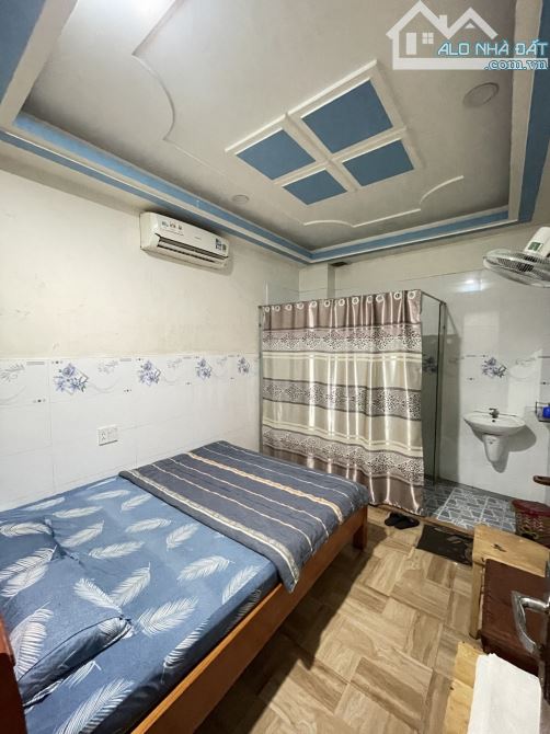 KHÁCH SẠN 5 LẦU – 21 PHÒNG – THU NHẬP 120 TRIỆU/THÁNG – MẶT TIỀN GÒ XOÀI GẦN LÔ TƯ