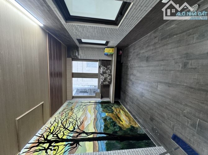 ❤️❤️ SIÊU PHẨM NGUYỄN VĂN CỪ  53M -6 NGỦ - Ô TÔ ĐỖ CỬA - TRUNG TÂM - NHỈNH 11 TỶ  🏠Khu tr