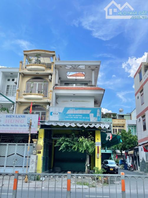 CHO THUÊ NHÀ GÓC 3 MẶT TIỀN PHAN VĂN TRỊ (3 TẦNG) SÁT COOPMART PVT
