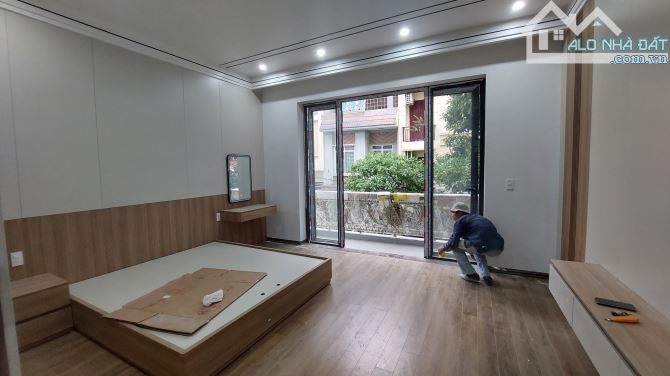 Bán nhà Văn Cao, Đằng Giang, Ngô Quyền,  5 tầng, 75m2, 12,3 tỷ.