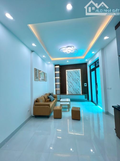 BÁN NHÀ PHỐ CHỢ KHÂM THIÊN ĐỐNG ĐA 40m 5T Mt 8m GIÁ 7.8 TỶ NGÕ THÔNG KINH DOANH