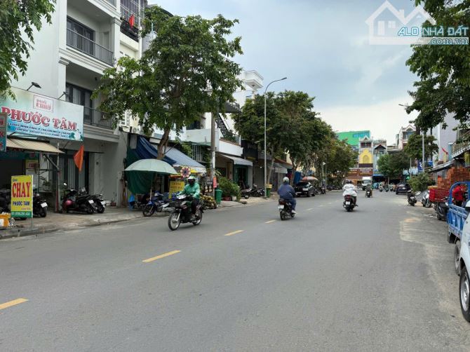 Nhà nguyên căn mặt tiền Diệp Minh Châu , 4m x 13m , 1 Trệt + 1 Lửng