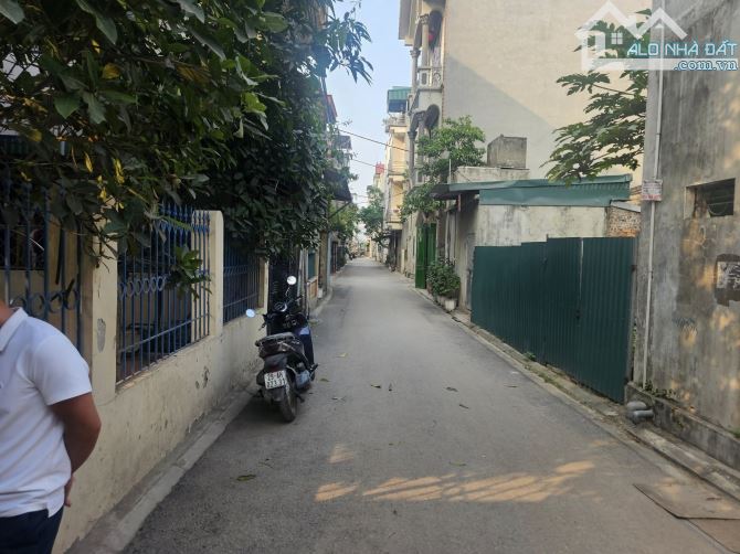 BÁN ĐẤT YÊN VIÊN GIA LÂM_48M2 MT 6M 4.X TỶ_NGÕ OTO TẢI THÔG_TƯƠG LAI LÔ GÓC