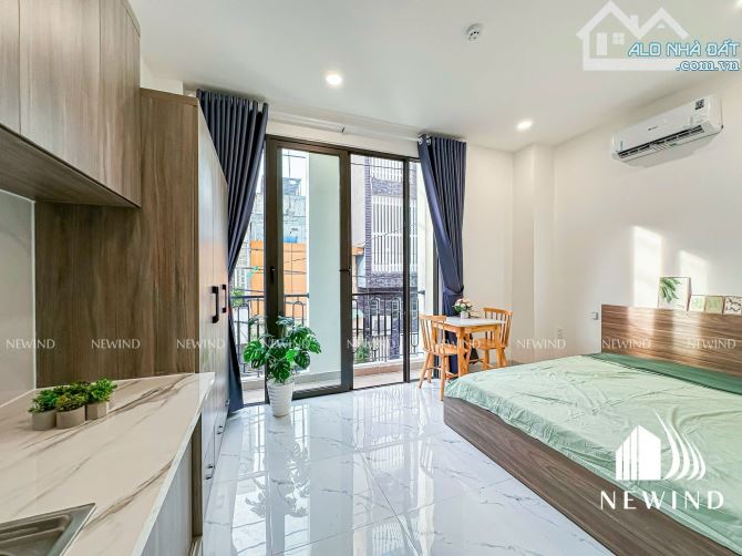 Cho Thuê Căn Hộ Ban Công, Full Nội Thất, Gần Chợ Bến Thành, Dinh Độc Lập, Phố Bùi Viện