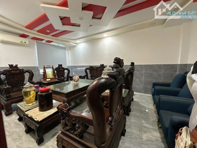 Siêu phẩm MTKD Nguyễn Văn Công ngang 7.3m 6L có T.máy 127m2 KD đỉnh cạnh sân bay 29.9 tỷ.
