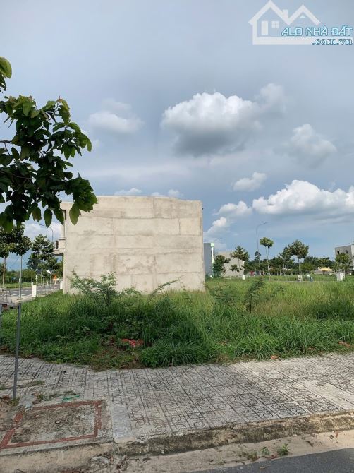 Đất đối diện trường tiểu học Lai Uyên, Bàu Bàng DT 75M2, 100M2 giá từ 700 triệu
