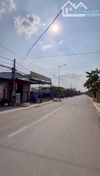bán gấp 1 căn nhà 8phòng trọ mặt tiền đường gò hưu 4,8tyt