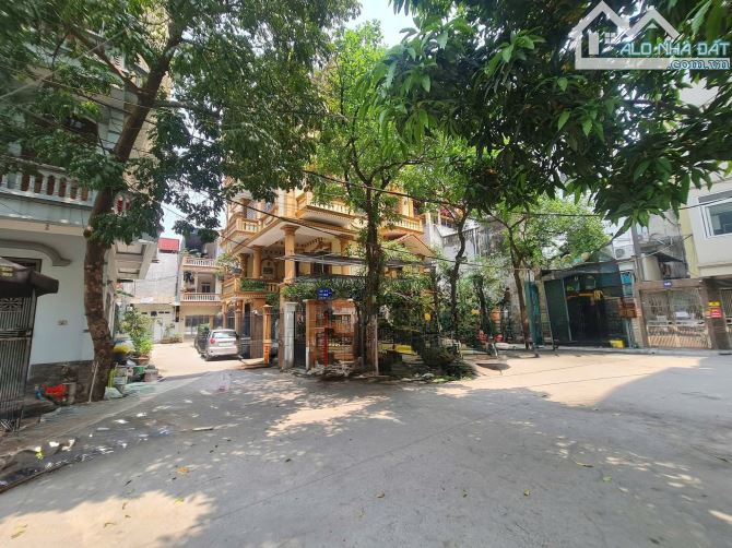 Bán nhà phân lô  Xã Đàn, Đống Đa – 200m² – 5 tầng – 2 mặt ngõ, 4 mặt thoáng.