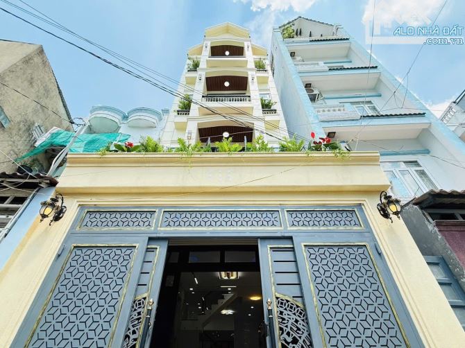 Đi nước ngoài định cư bán gấp nhà ở đường Nguyễn Thị Minh Khai, phường 2, quận 3, giá 2 tỷ