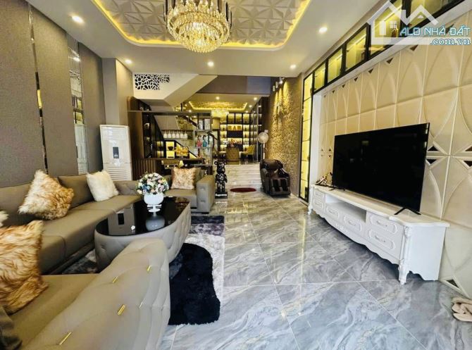 CẦN BÁN GẤP NHÀ 4 TẦNG - CHỈ 6.4 TỶ BÀ HOM-  Q6
