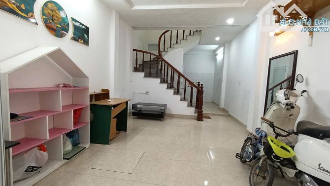 HIẾM!VŨ TÔNG PHAN-GẦN HỒ-NGÕ 3 GÁC TRÁNH-40M2-4 NGỦ - PHÙ HỢP CHO KHÁCH TÀI CHÍNH 3 TỶ