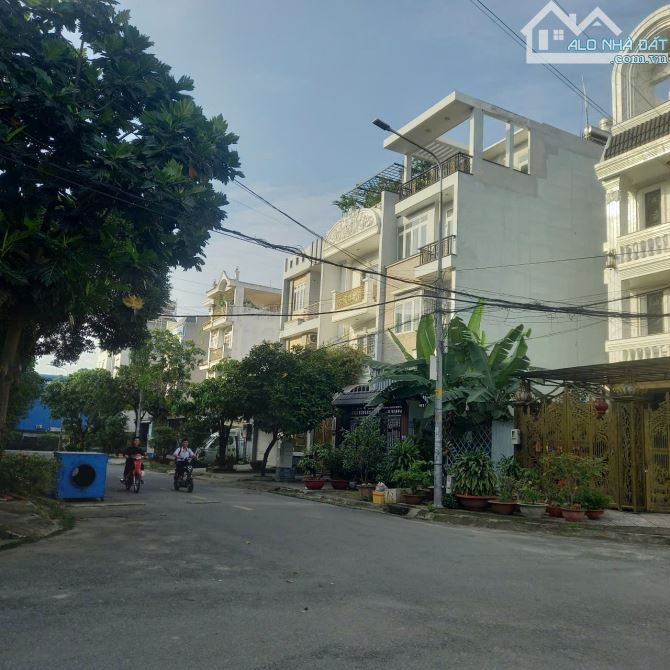 BÁN NHÀ KDC VIP THỚI AN, ĐỐI DIỆN UBND Q12, 5X20M, 4 TẦNG, HẺM XE HƠI, 8TY299