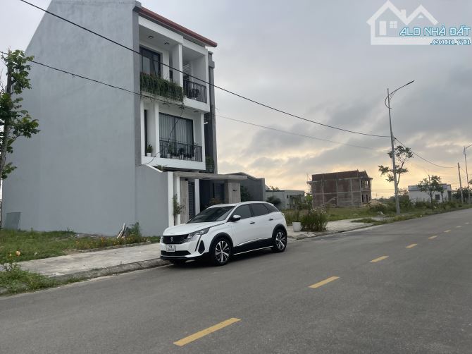 Bán lô góc đẹp Mặt tiền Nguyễn công Duẩn 150m2