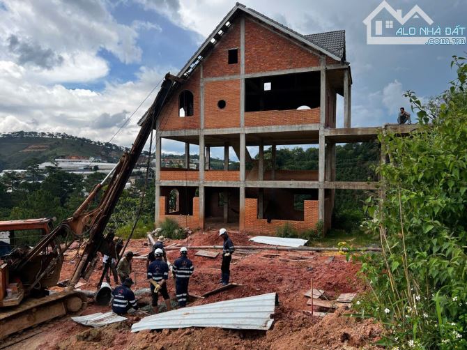 ĐẤT RỘNG SẴN NHÀ THÔ VIEW THÔNG GẦN VILLA NGHỆ SĨ TRƯỜNG GIANG ĐƯỜNG MĂNG LINE P7 ĐÀ LẠT