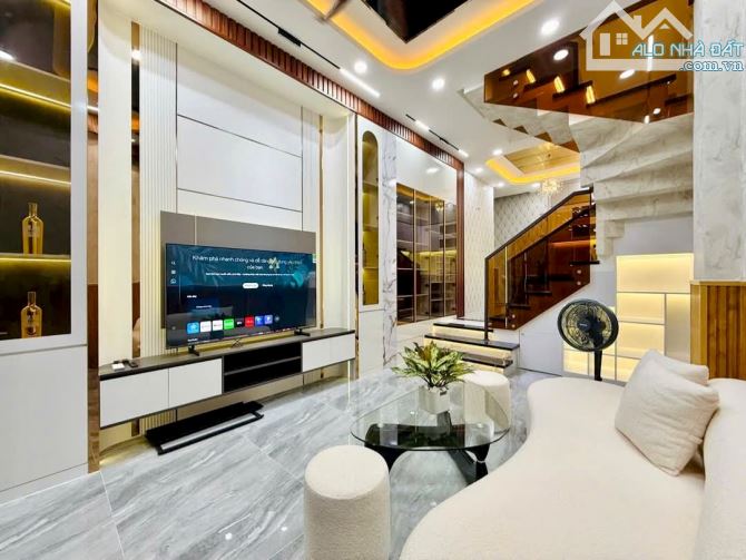 XÁCH VALI VÀO Ở NGAY, NHÀ HẺM XE HƠI NHÀ 4 TẦNG 4 PN 5WC