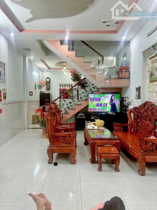 Nhà 1 trệt 2 lầu hẻm cơ khí kinh doanh được giá 5tỷ 2