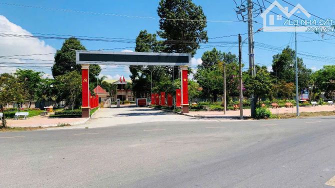 Bán 250m2 đất trục chính trụ sở Ủy Ban Thị Trấn Phước Hải