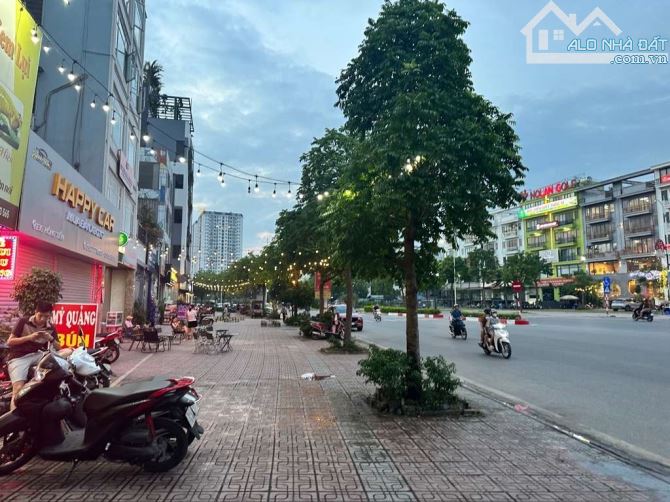 Bán tòa nhà 9 tầng mặt phố Hồng Tiến Bồ Đề Long Biên Kd sầm uất rộng 474m mặt tiền: 18m
