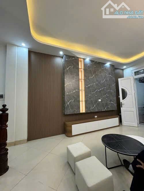 Nhà đẹp, mới, lô góc, 3 thoáng, full nội thất,Nguyễn Đức Cảnh  Hoàng Mai 58m²; 4 Tầng; 9,3