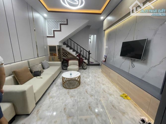 Bán Nhà đẹp gần Biển Vĩnh Hải Nha Trang -Dt 84m2 ( Ngang 4x21m)Đã hoàn công. -DTSD: 163.4m