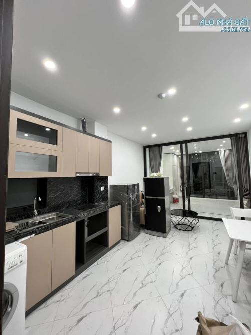 SIÊU PHẨM TOÀ CCMN VĨNH PHÚC, 9 TẦNG MỚI, DÒNG TIỀN 150TR/THÁNG, VỈA HÈ, Ô TÔ TRÁNH.