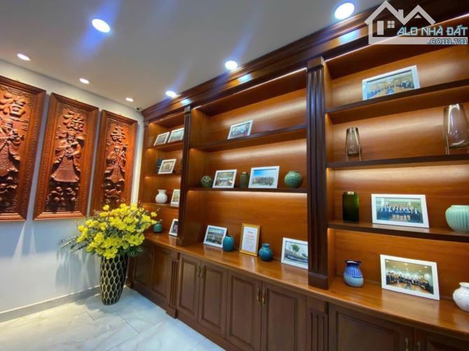 Biệt thự khu compound nguyễn trọng tuyển Q. Phú nhuận