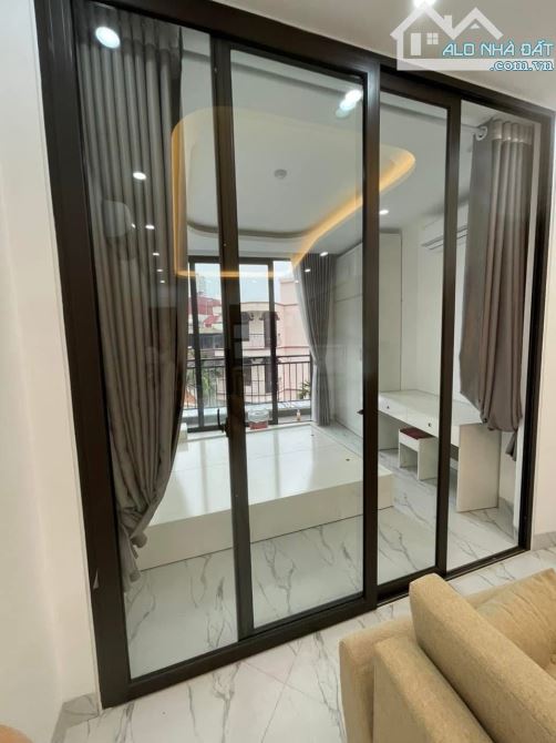 SIÊU PHẨM TOÀ NHÀ DÒNG TIỀN CẦU DIỄN, 28 PHÒNG, Ô TÔ TRÁNH, THU 150TR/THÁNG Giá 29.8 TỶ.