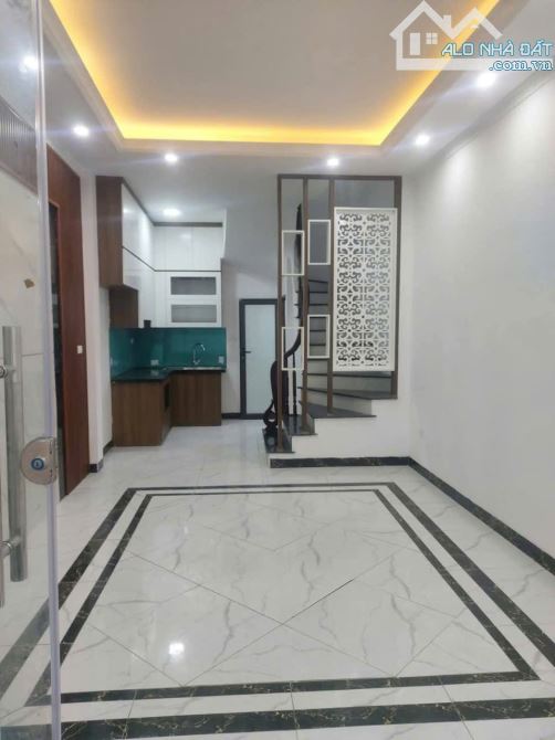 Nhà Hưng Phúc – Hoàng Mai – Ô Tô Đỗ Cổng – Lô Góc – 35m 5 Tầng Mặt Tiền 3,6m, Chỉ 6 Tỷ.
