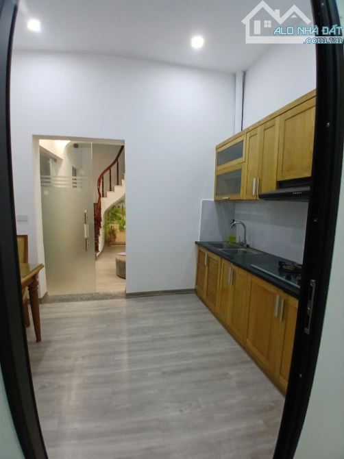 Bán nhà Đông Ngạc rẻ như giá Đất, 51m2, 3 thoáng, mt 8m, 10m oto tránh chỉ 6 tỷ hơn