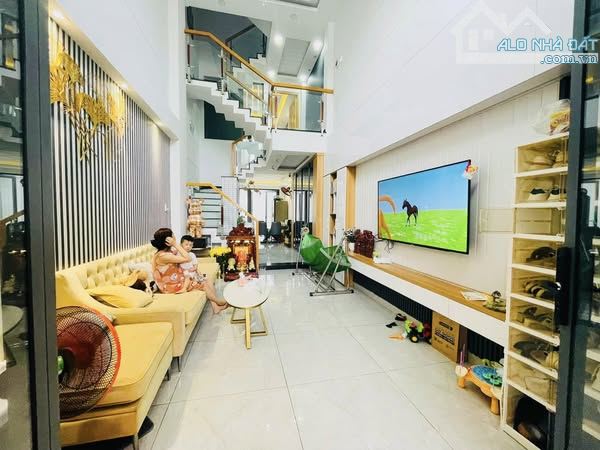 Hẻm xe hơi 7m đường Điện Biên Phủ, Q.10, DT: 3.3x13m, 5 tầng, chỉ 8.3 tỷ còn bớt