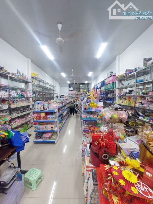 - Bán Nhà Ngã 4 Cầu Diễn – Nhổn – Xuân Phương dt 156m, ô tô, kinh doanh đỉnh