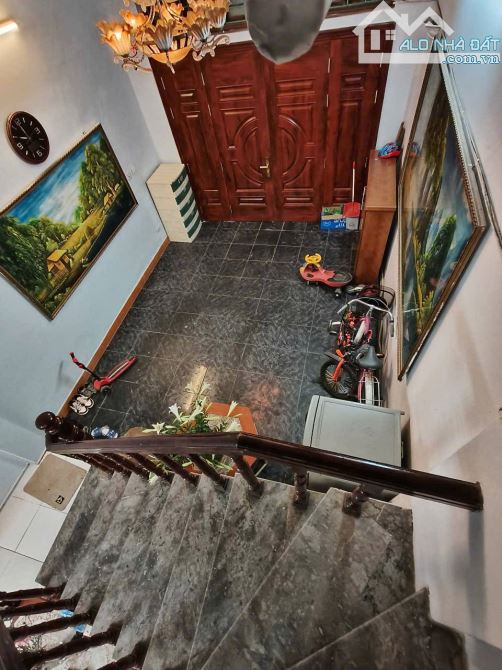 CỰC HIẾM! Bán nhà Ngõ 1194 Đường Láng, Đống Đa, 40m2, 10.8 tỷ